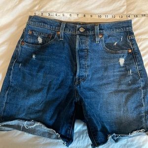 Levis Midthigh Hight Waisted 501 Shorts